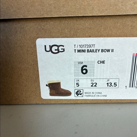 UGG Boots Mini Bailey Bow ll - Picture 11 of 14